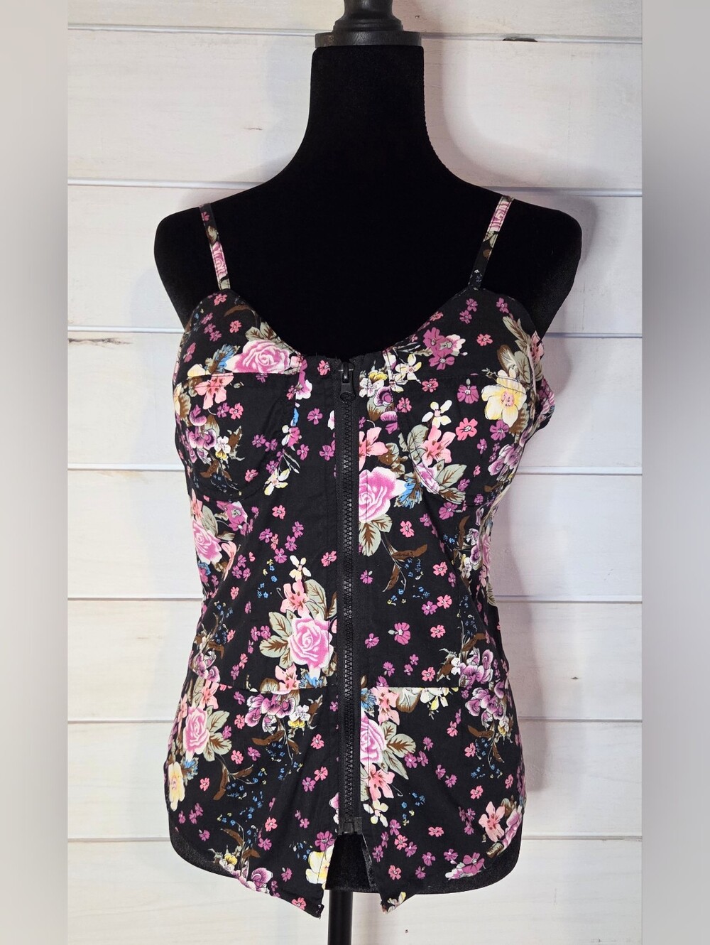 She's Cool Vintage Y2K Black Floral Zipper Tank